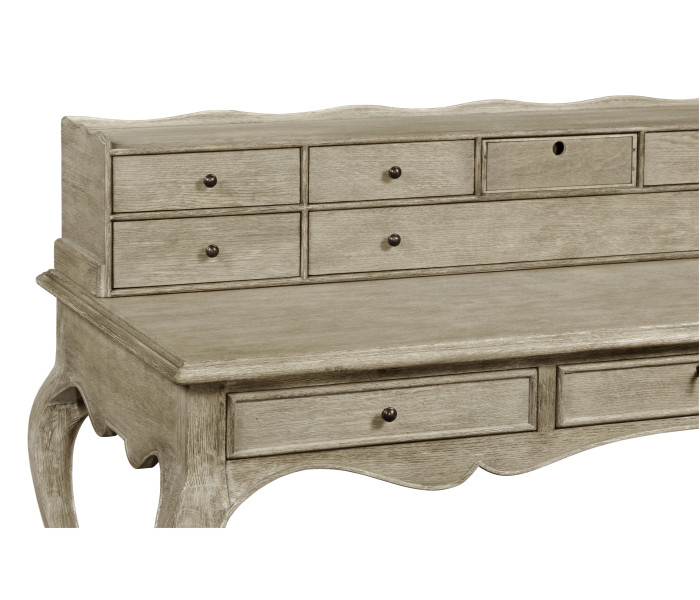 Arles Desk