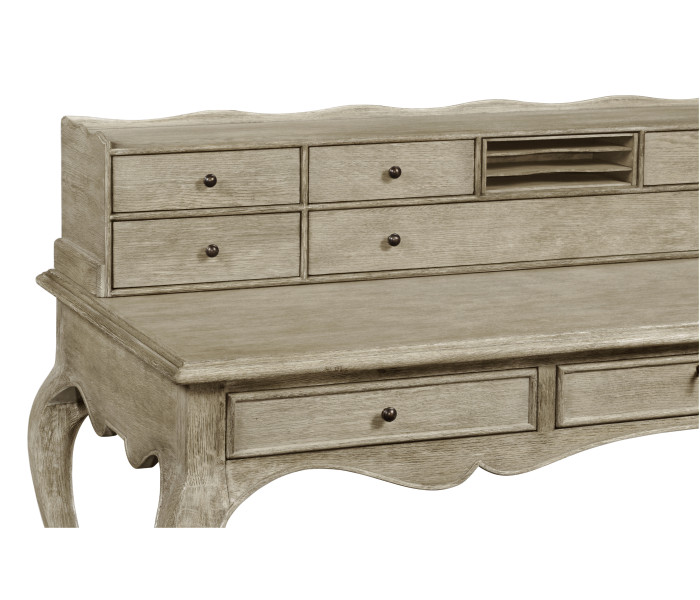 Arles Desk