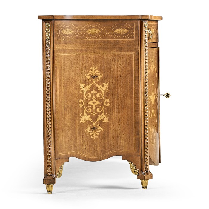 Chippendale style commode with fine inlay