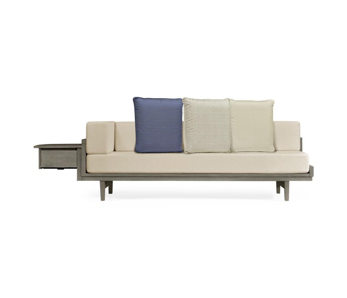 Outdoor day bed (COM)