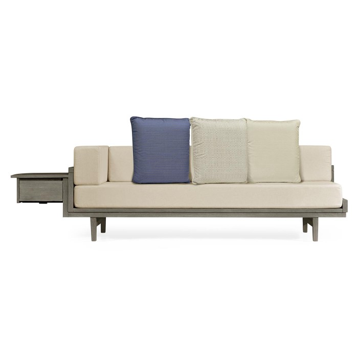 Outdoor day bed (COM)
