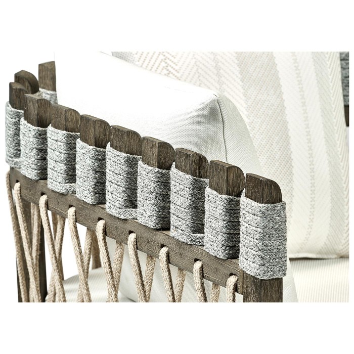 San Martin lounge  
chair