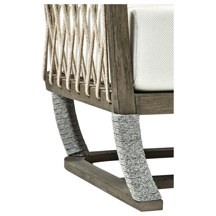 San Martin lounge  
chair