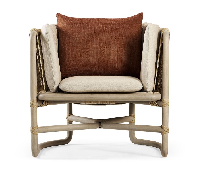 LOUNGE CHAIR