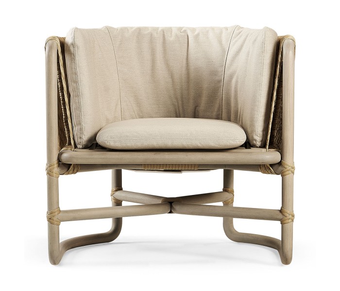 LOUNGE CHAIR