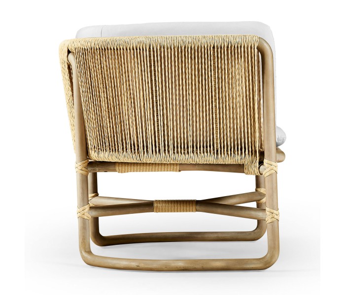 LOUNGE CHAIR