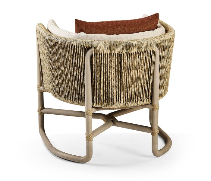 LOUNGE CHAIR