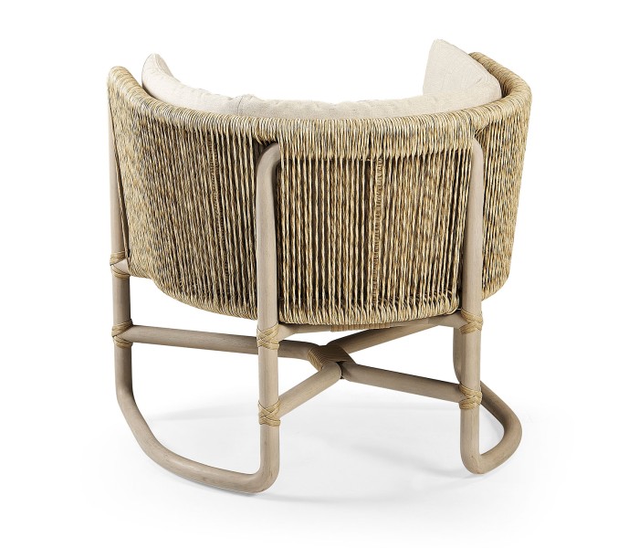 LOUNGE CHAIR