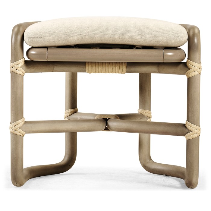 DRESSING STOOL