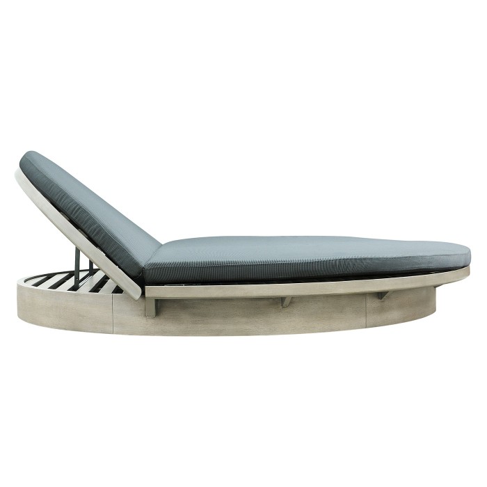 OUTDOOR POOL LOUNGER