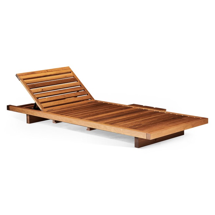 OUTDOOR SUNBED