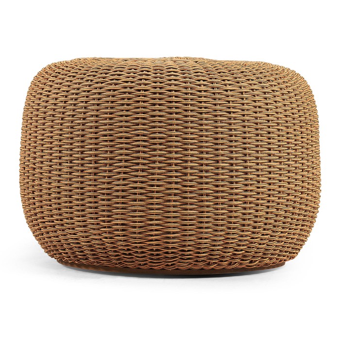 OUTDOOR POUF