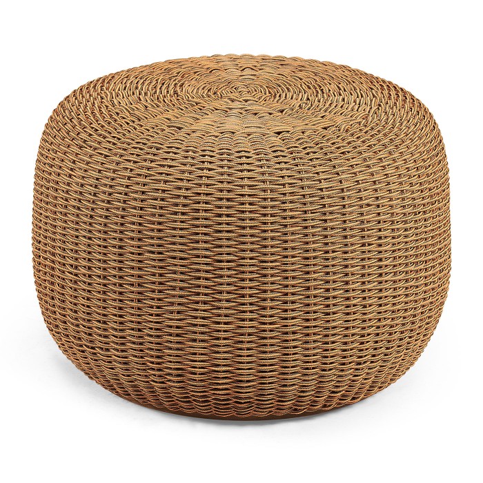 OUTDOOR POUF