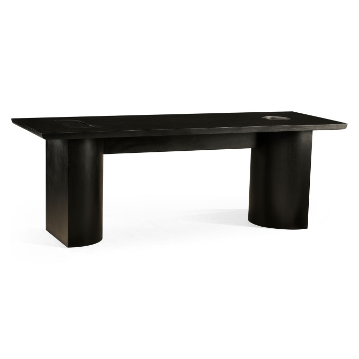 MANICURE TABLE