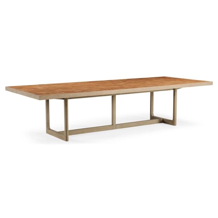 COMMUNAL TABLE
