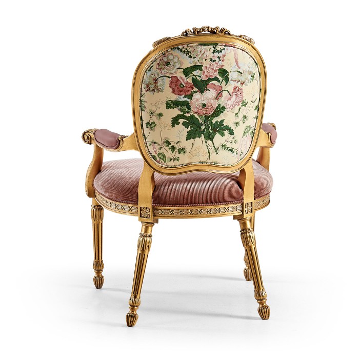 Medaillon Armchair