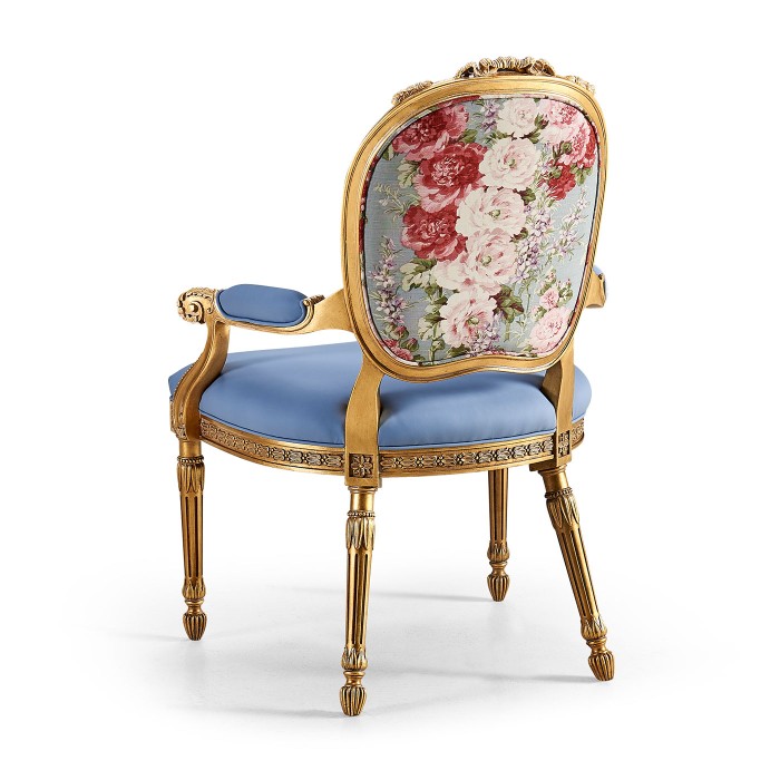 Medaillon Armchair