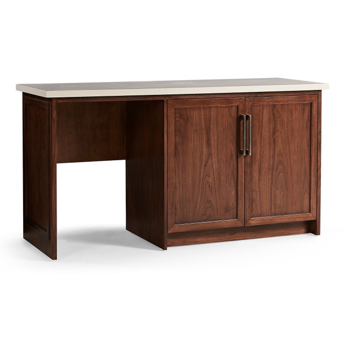 Mini bar STUDIO SUITES 72”W