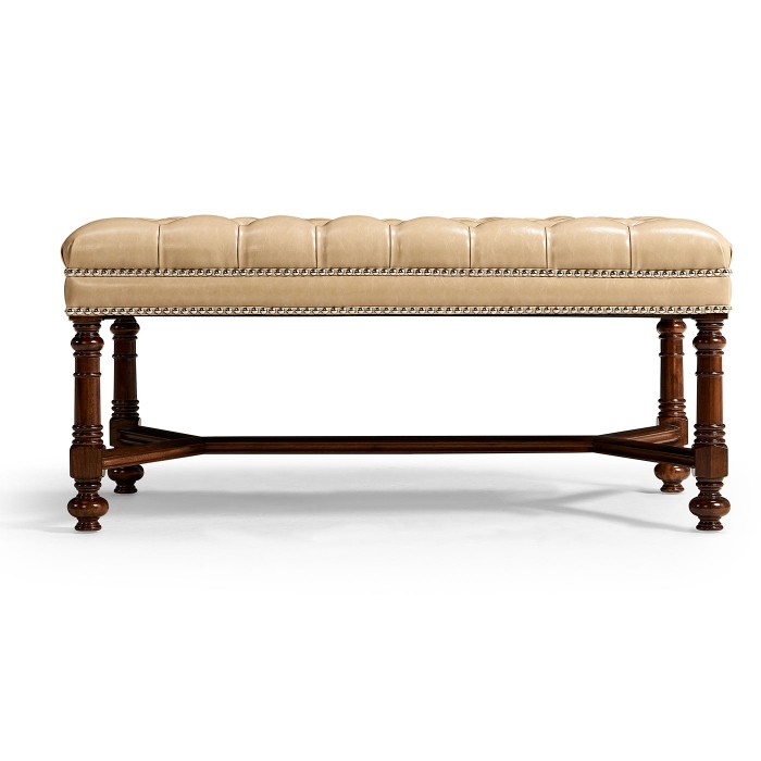 Studio SUITES - end of bed bench