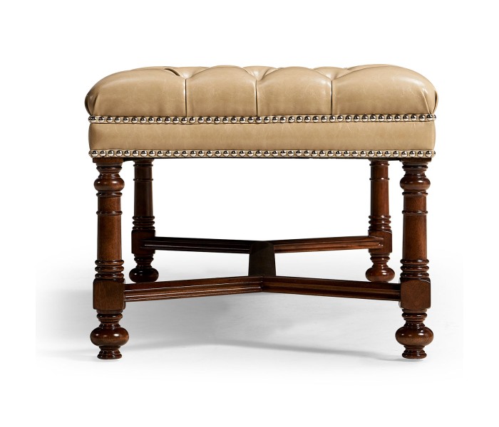 Studio SUITES - end of bed bench