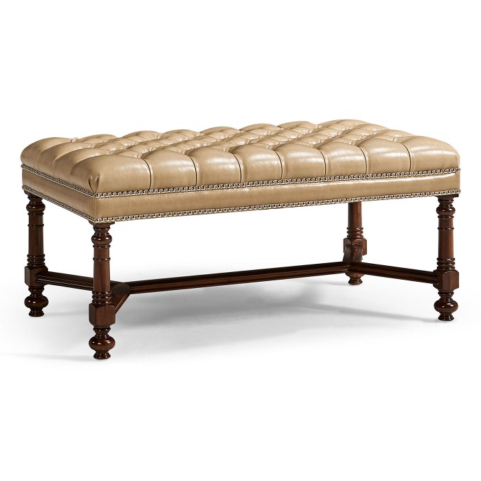 Studio SUITES - end of bed bench