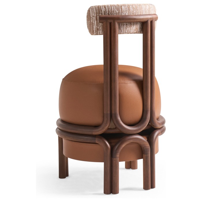 VANITY STOOL @ FEMALE CHANGING ROOM