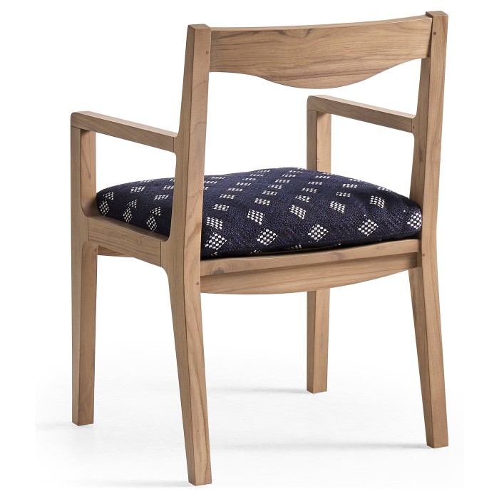 CHAIR OUTDOOR