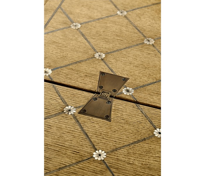 Dielectric Hunt Table