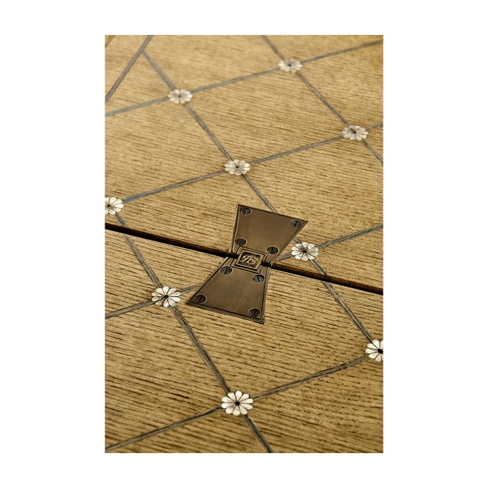 Dielectric Hunt Table