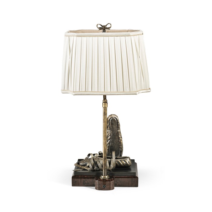 Ballet pointe shoes table lamp