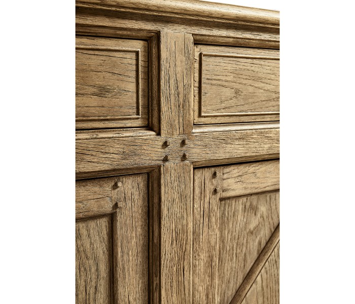 Eon Rustic French Server