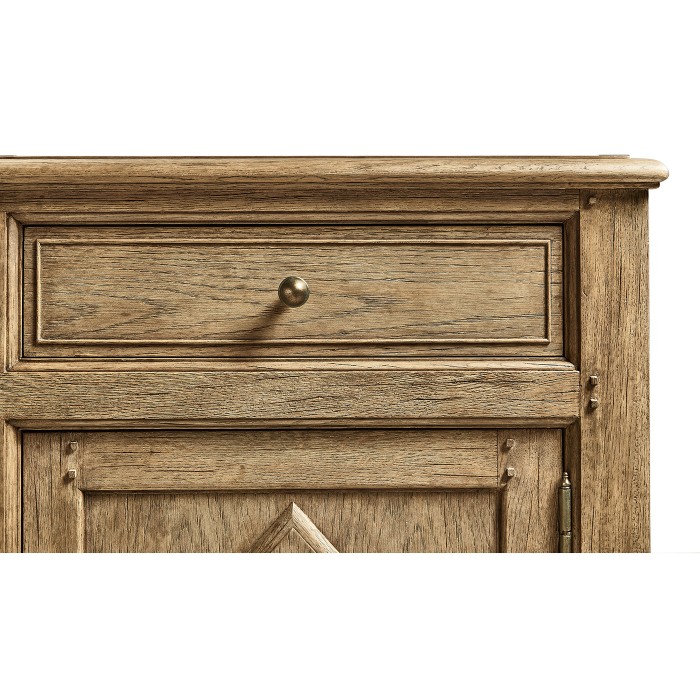 Eon Rustic French Server