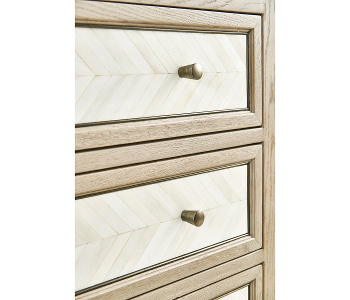 Berm Bachelors Chest
