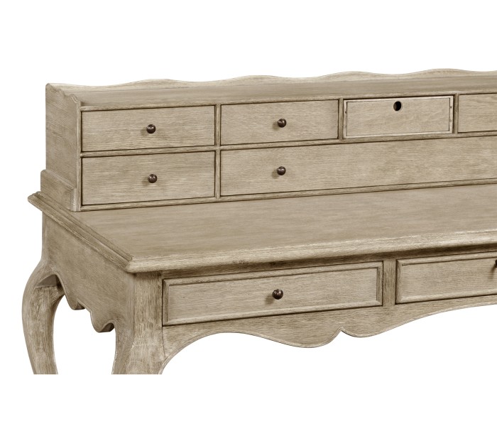 Arles Desk