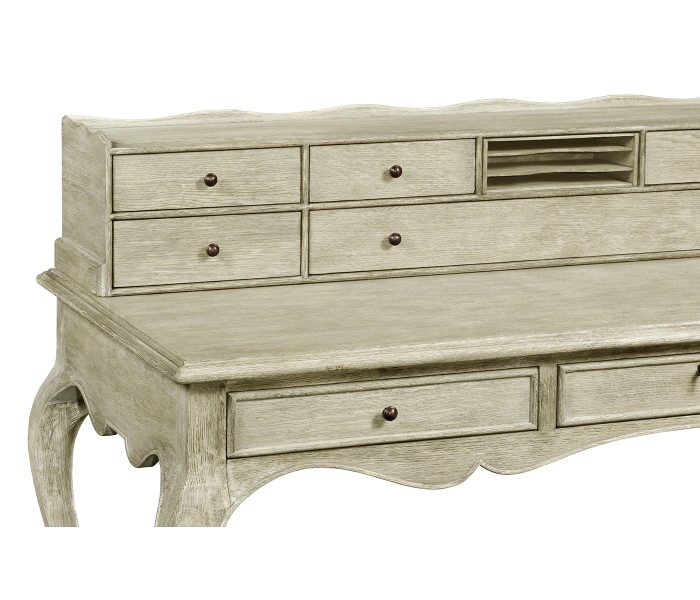 Arles Desk