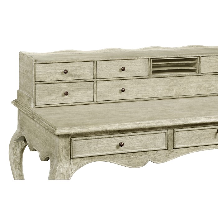 Arles Desk