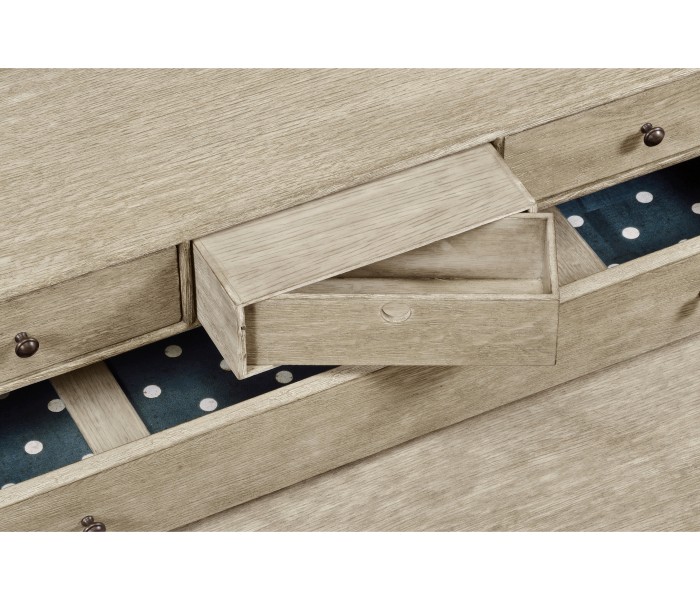 Arles Desk