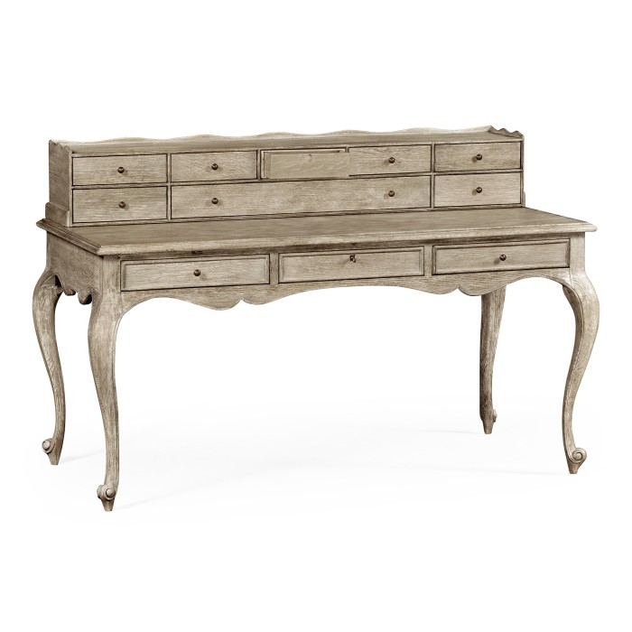 Arles Desk