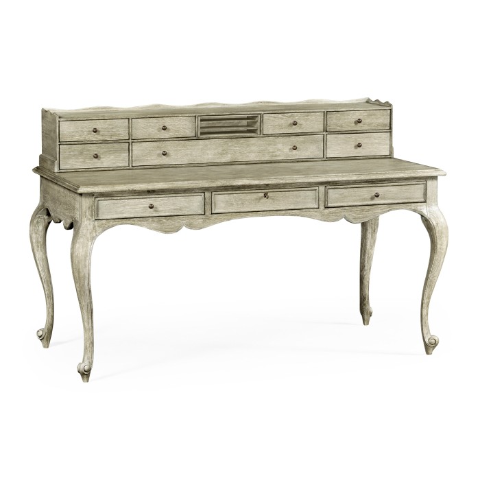 Arles Desk